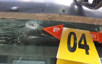 Tiga Kendaraan Konvoi PTFI Ditembak di Mile 60, Polisi Amankan Selongsong 5,56 MM